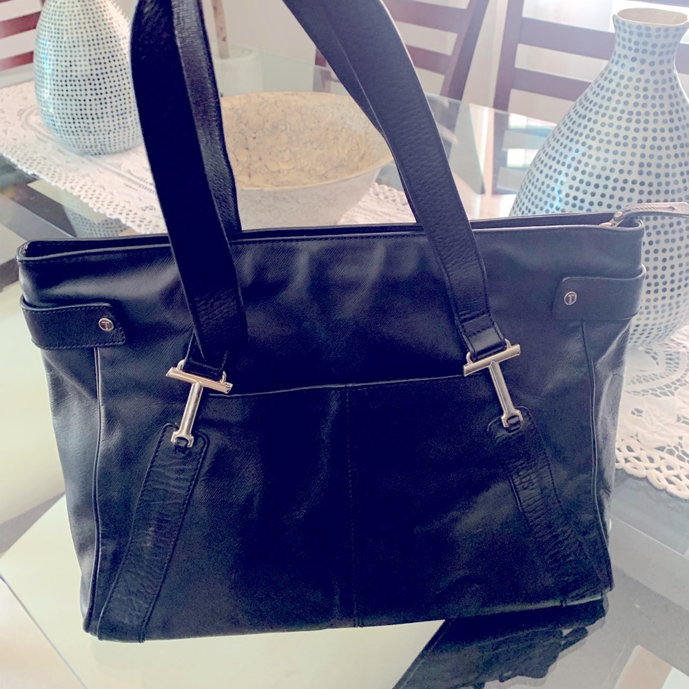 Tod’s leather tote bag, black. Like new. JUST REDUCED!